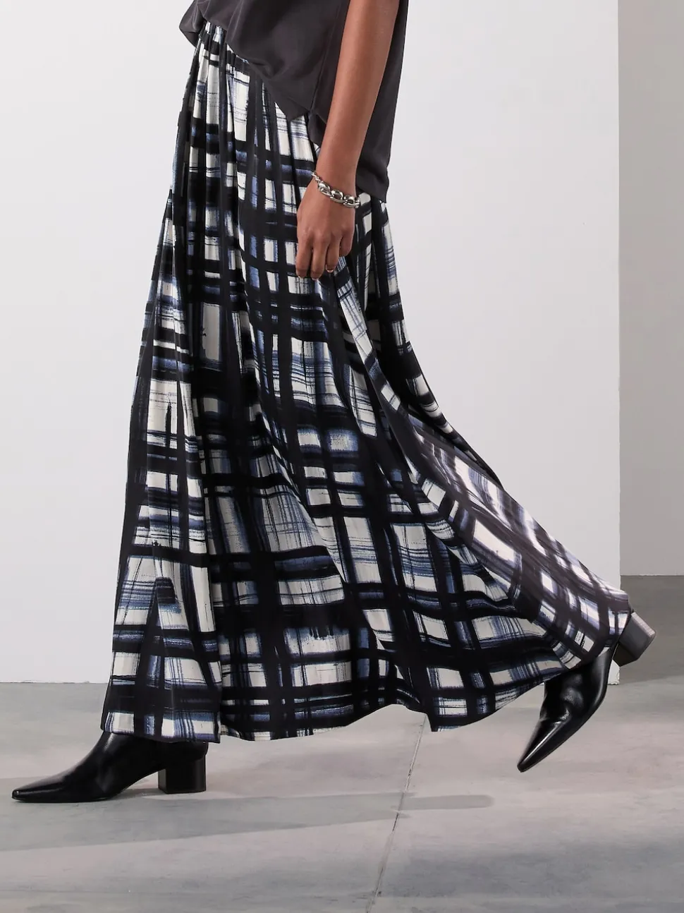 À carreaux Crème/bleu marine - Jupe maxi plissée en satin