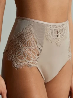 B by Ted Baker Taille haute façonnant vison marron Breifs
