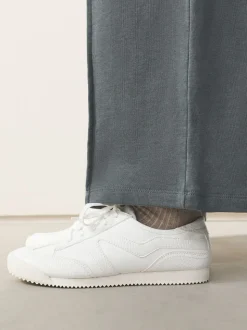 Blanc - Baskets à lacets Forever Comfort® Slimeline à bandes latérales