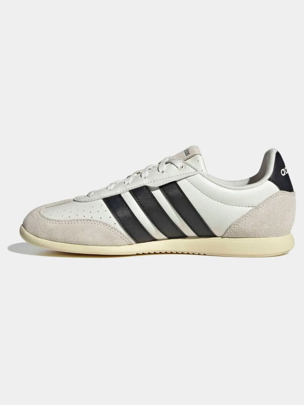 Blanc - Baskets adidas Barreda Lo