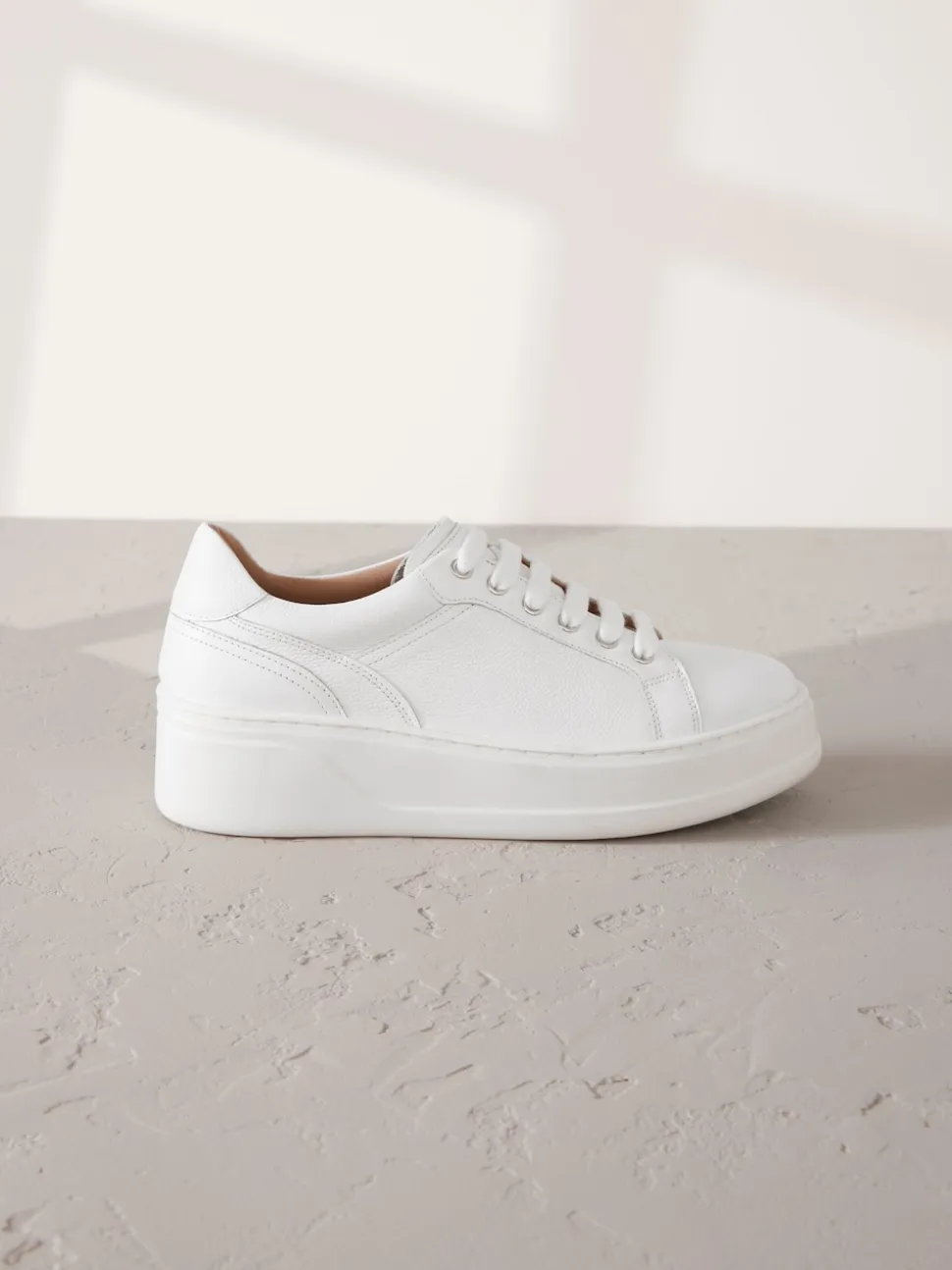 Blanc - Baskets Signature haut de gamme à lacets et semelle épaisse compensées en cuir