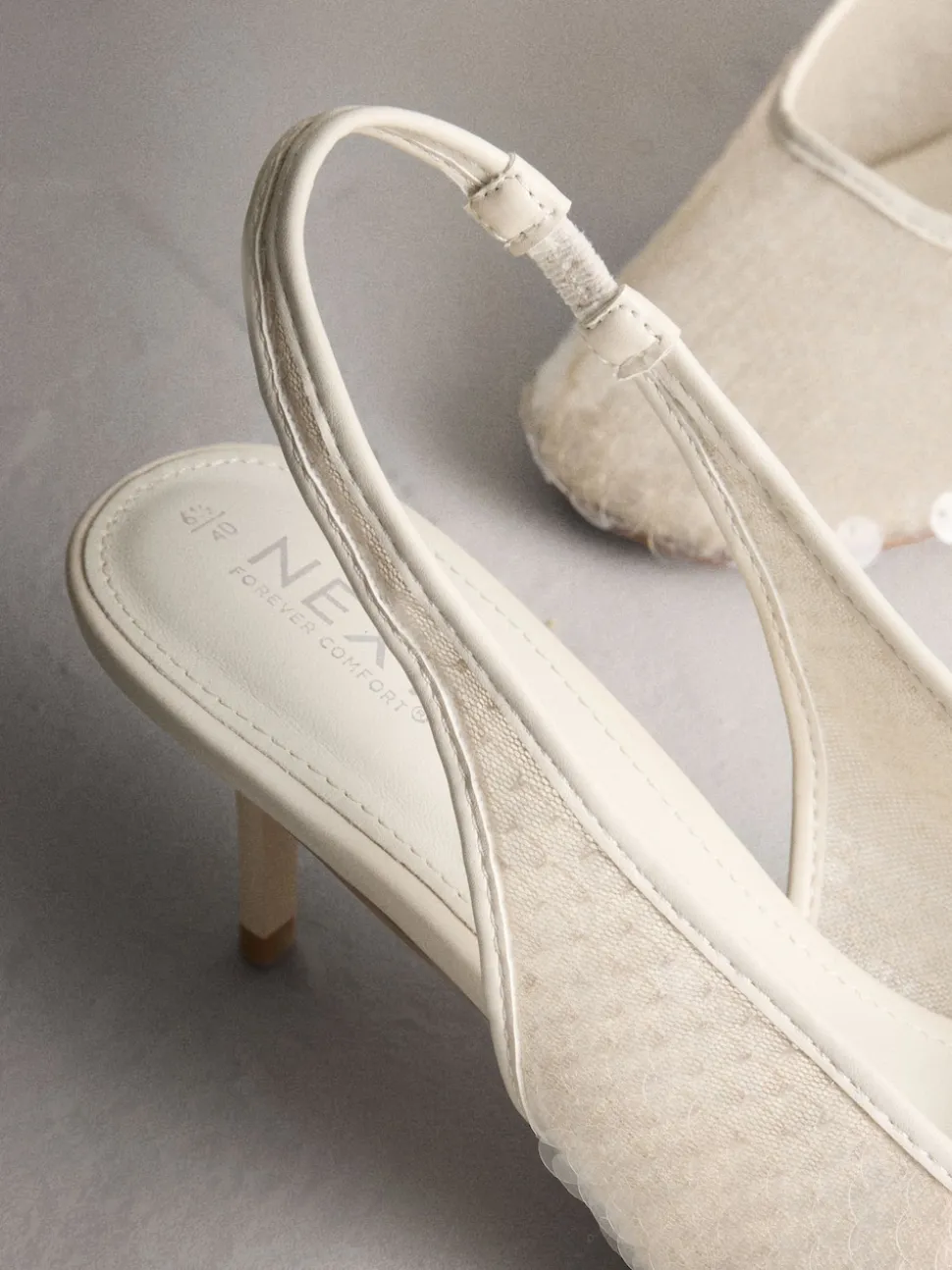 Blanc - Chaussures à talons Forever Comfort® à bout rond et à sequins