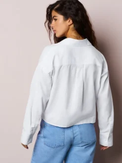Blanc - Chemise raccourcie décontractée à manches longues avec broderie de poche