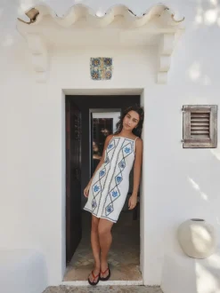Blanc - Robe droite courte brodée en lin