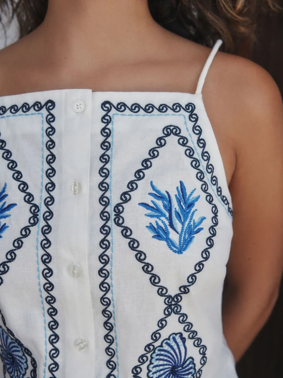 Blanc - Robe droite courte brodée en lin