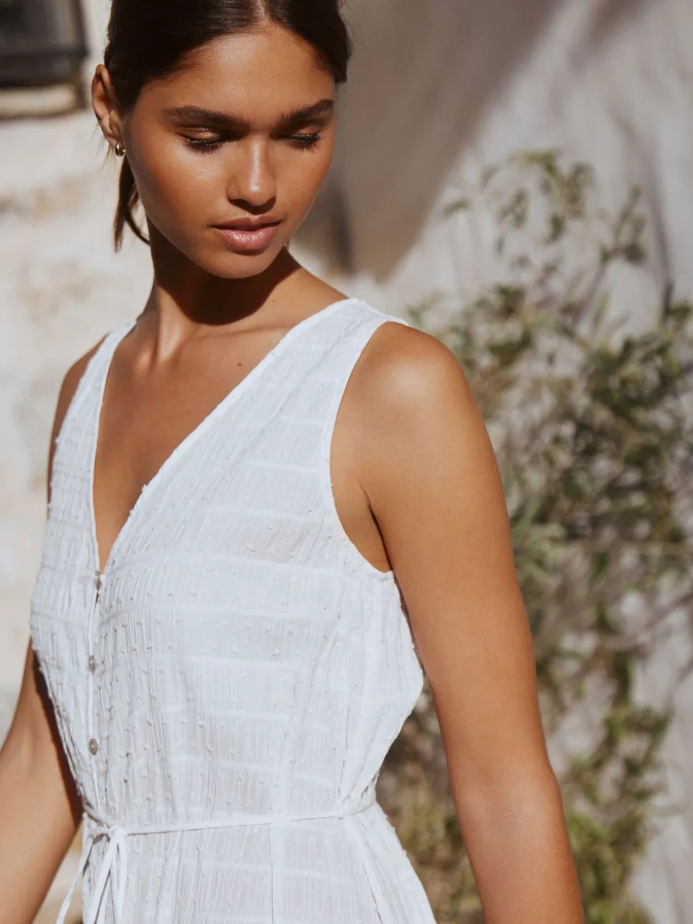 Blanc - Robe longue sans manches boutonnée ceinturée
