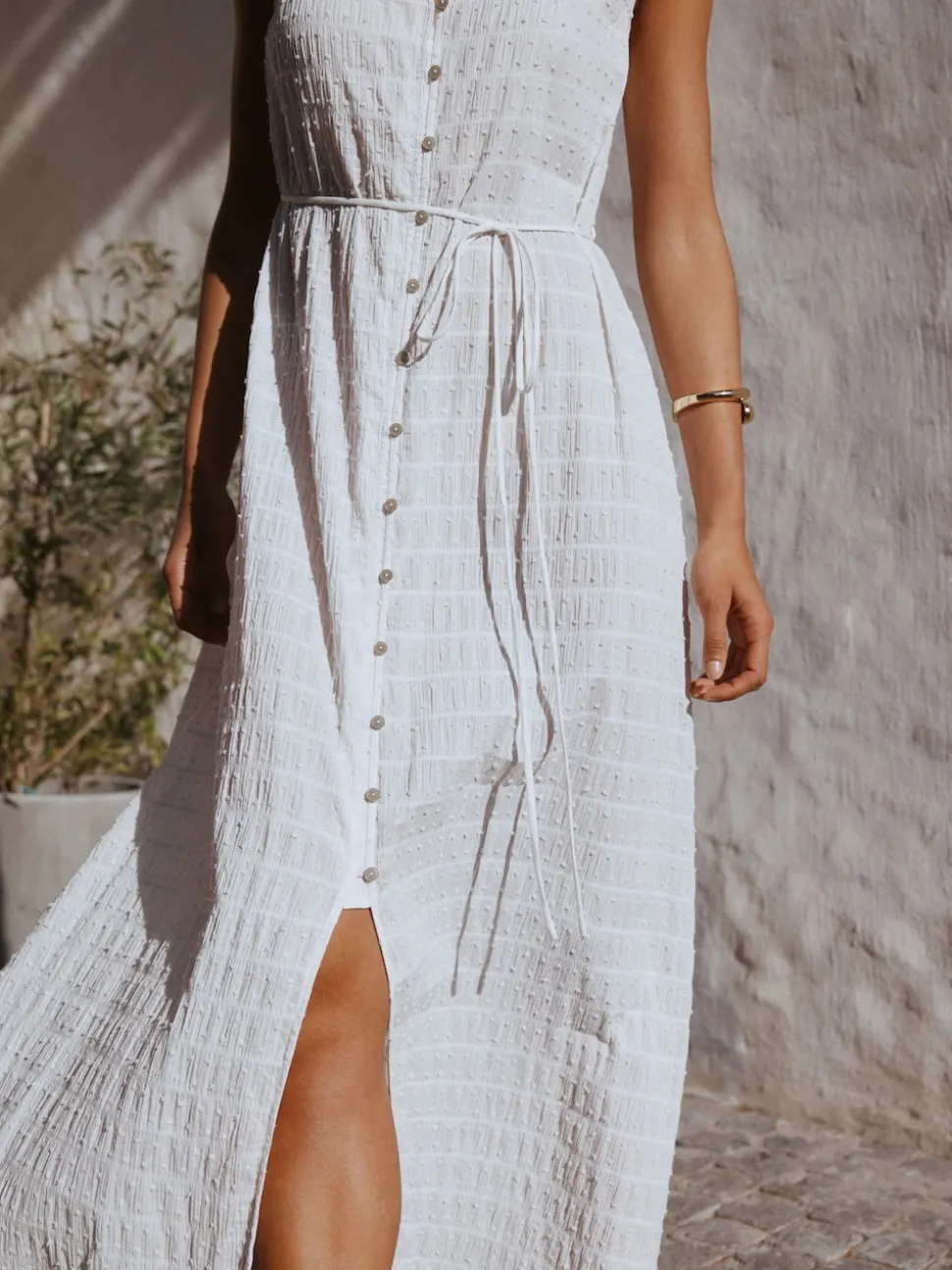 Blanc - Robe longue sans manches boutonnée ceinturée
