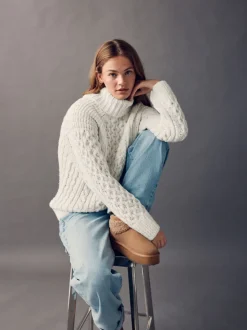 Blanc écru - Pull long torsadé à col roulé en laine