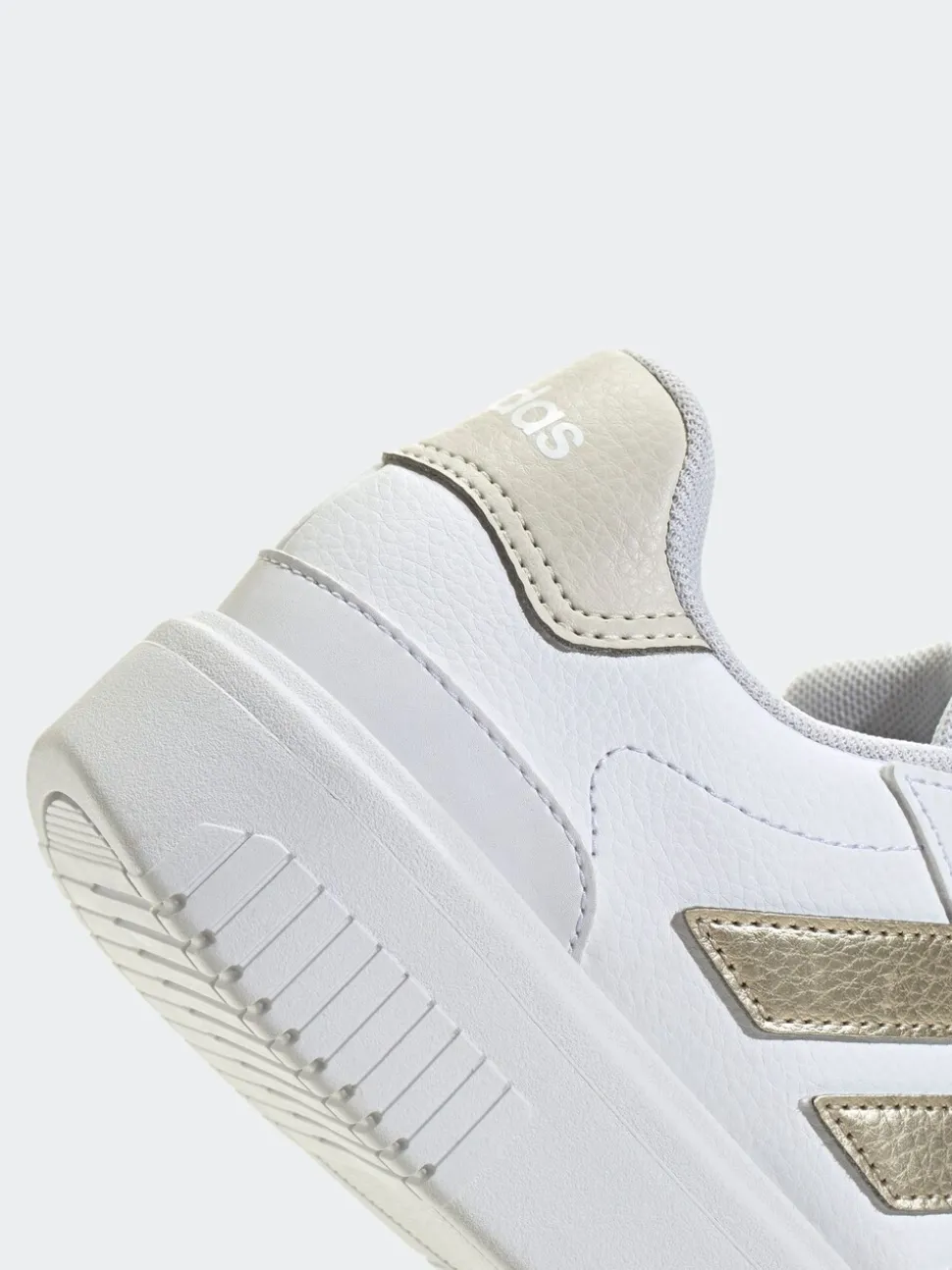 Blanc et doré - Baskets adidas Courtblock Bold