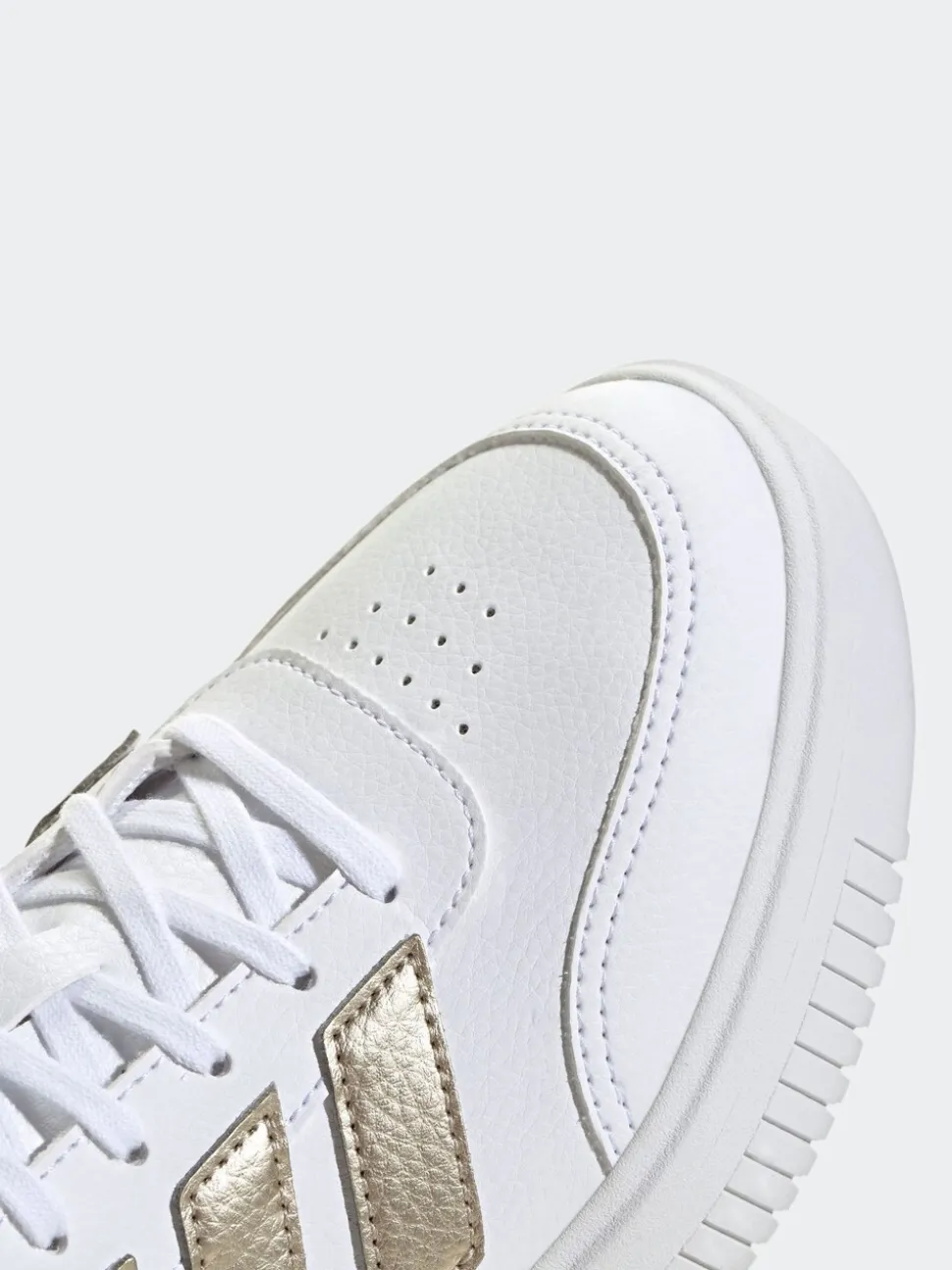 Blanc et doré - Baskets adidas Courtblock Bold