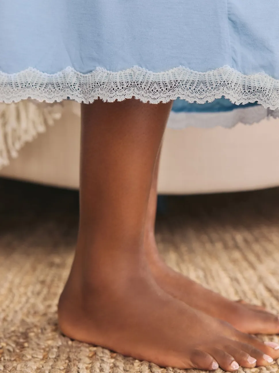 Bleu - Peignoir Laura Ashley en modal bordé de dentelle