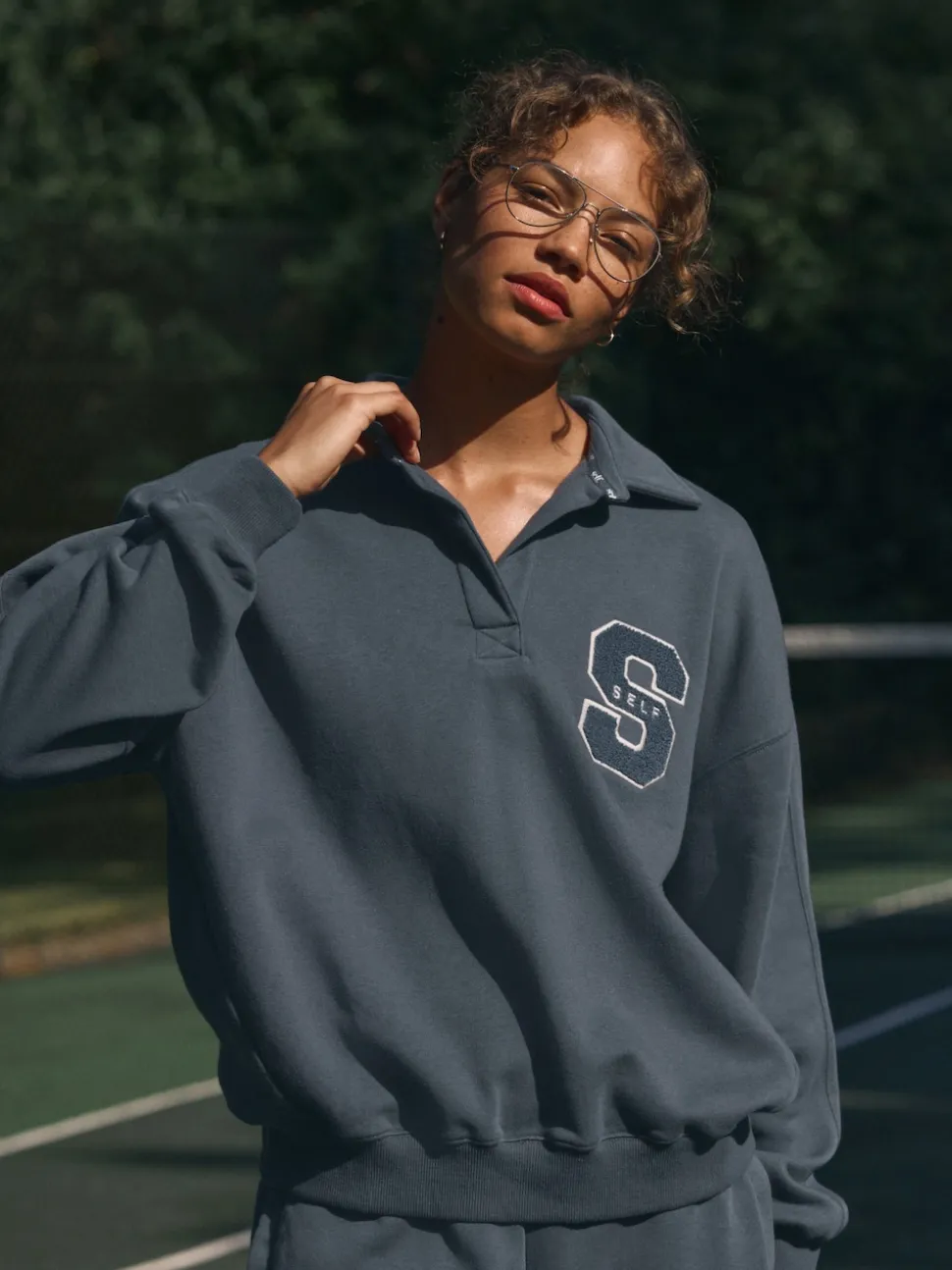 Bleu - soi-même. Sweat de rugby