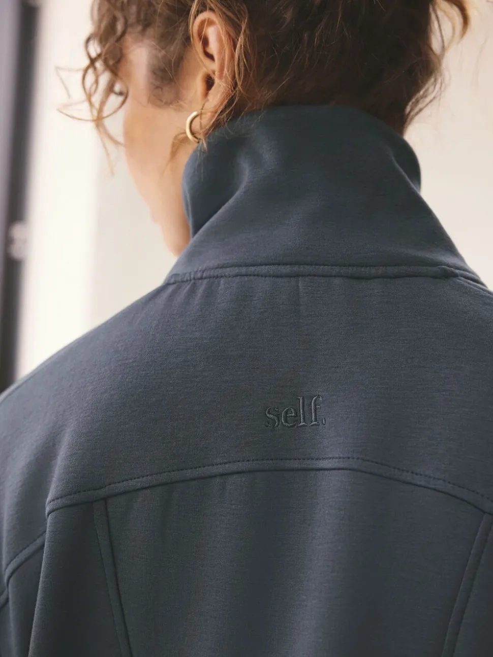 Bleu - soi-même. Sweat-shirt en modal à demi-zippé