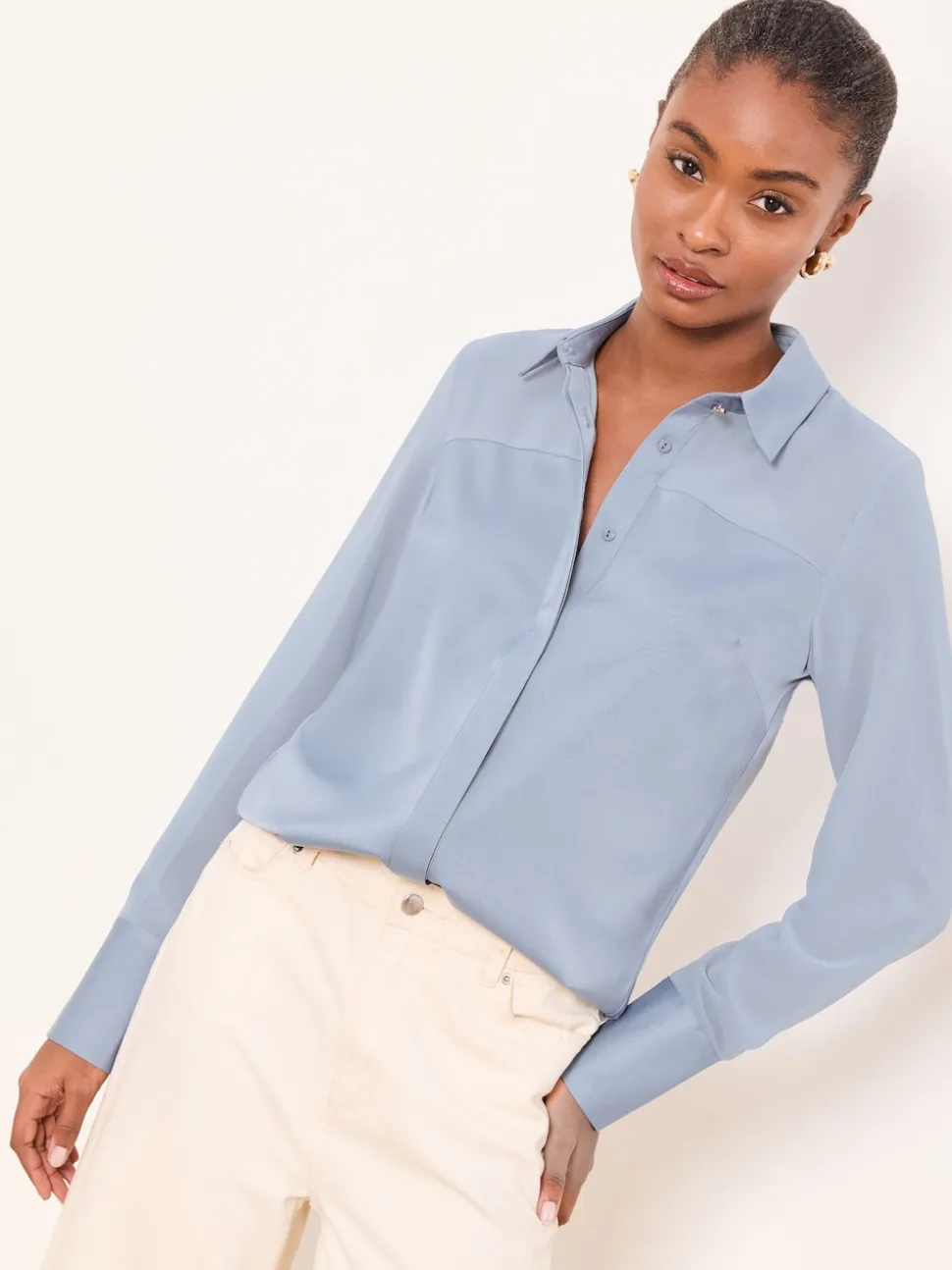 Bleu clair - Lipsy chemise en satin à manches longues en mousseline