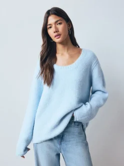 Bleu clair - Pull à col dégagé en laine