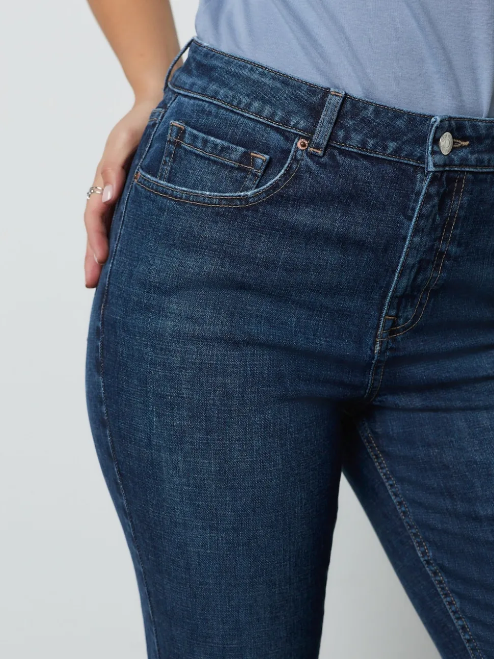 Bleu foncé de denim - Jean bootcut authentique Milieu