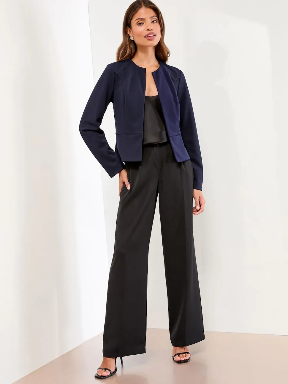 Bleu marine - Blazer sans col Lipsy Raccourci