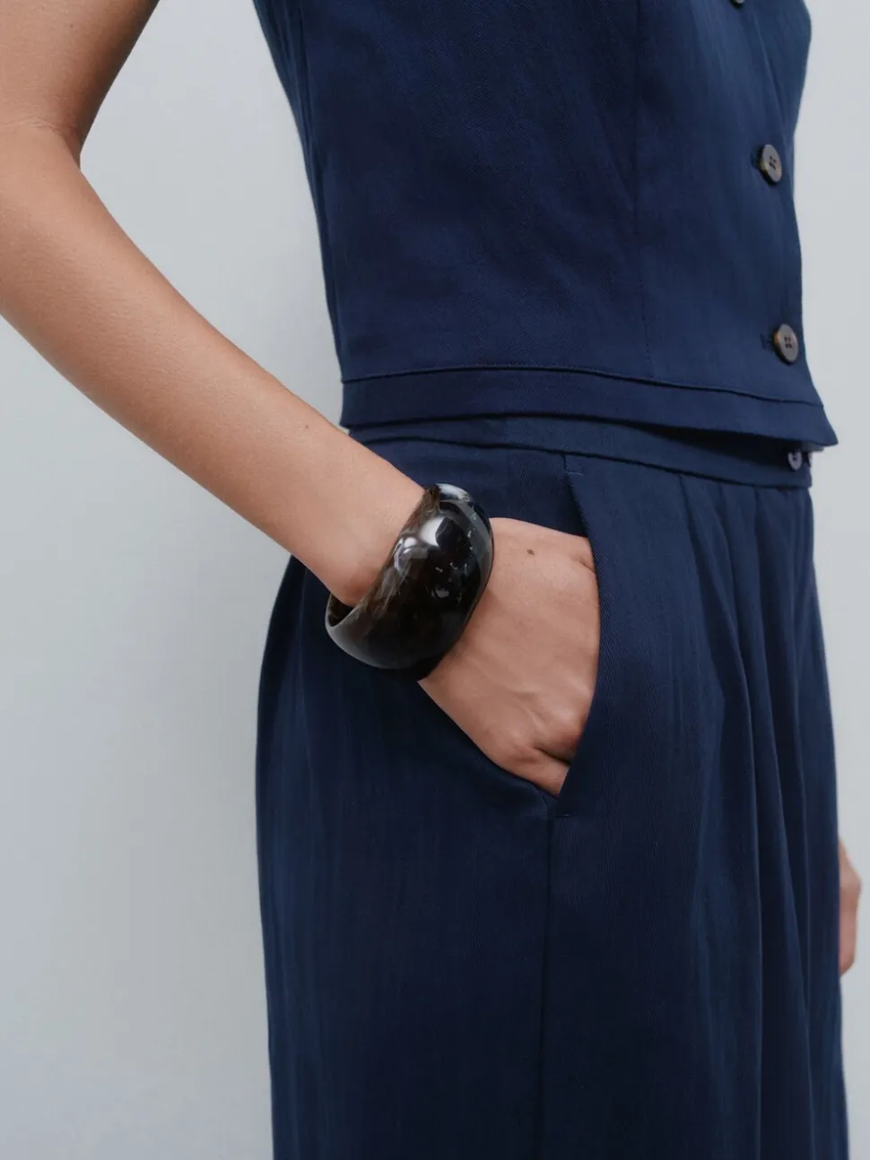 Bleu marine - Gilet boutonné sur le devant