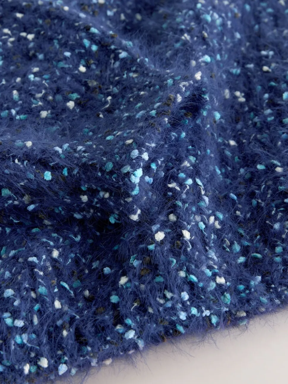 Bleu marine moucheté - Pull à Texture duveteuse à col en V