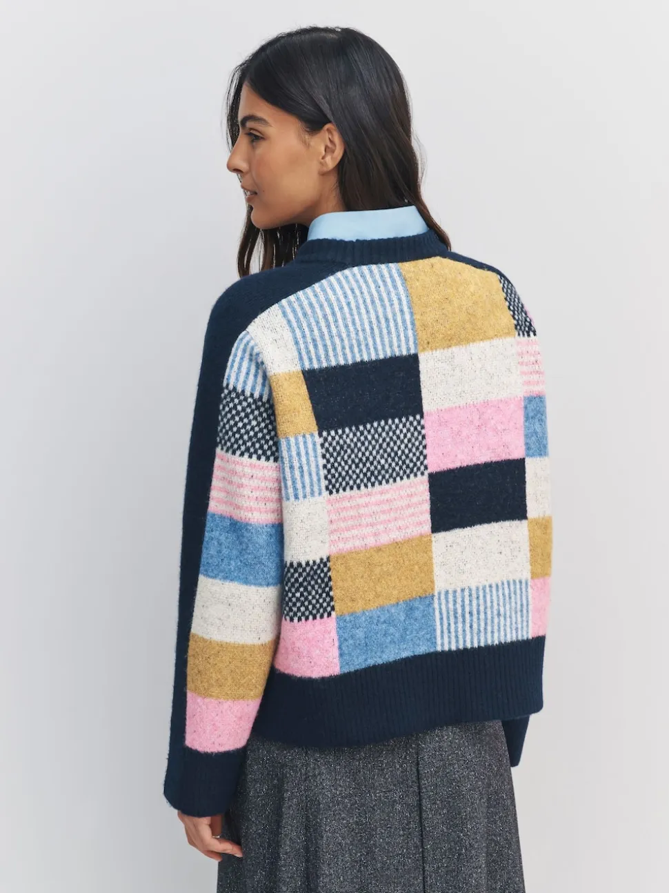 Bleu marine multicolore patché - Pull en maille à col rond en laine