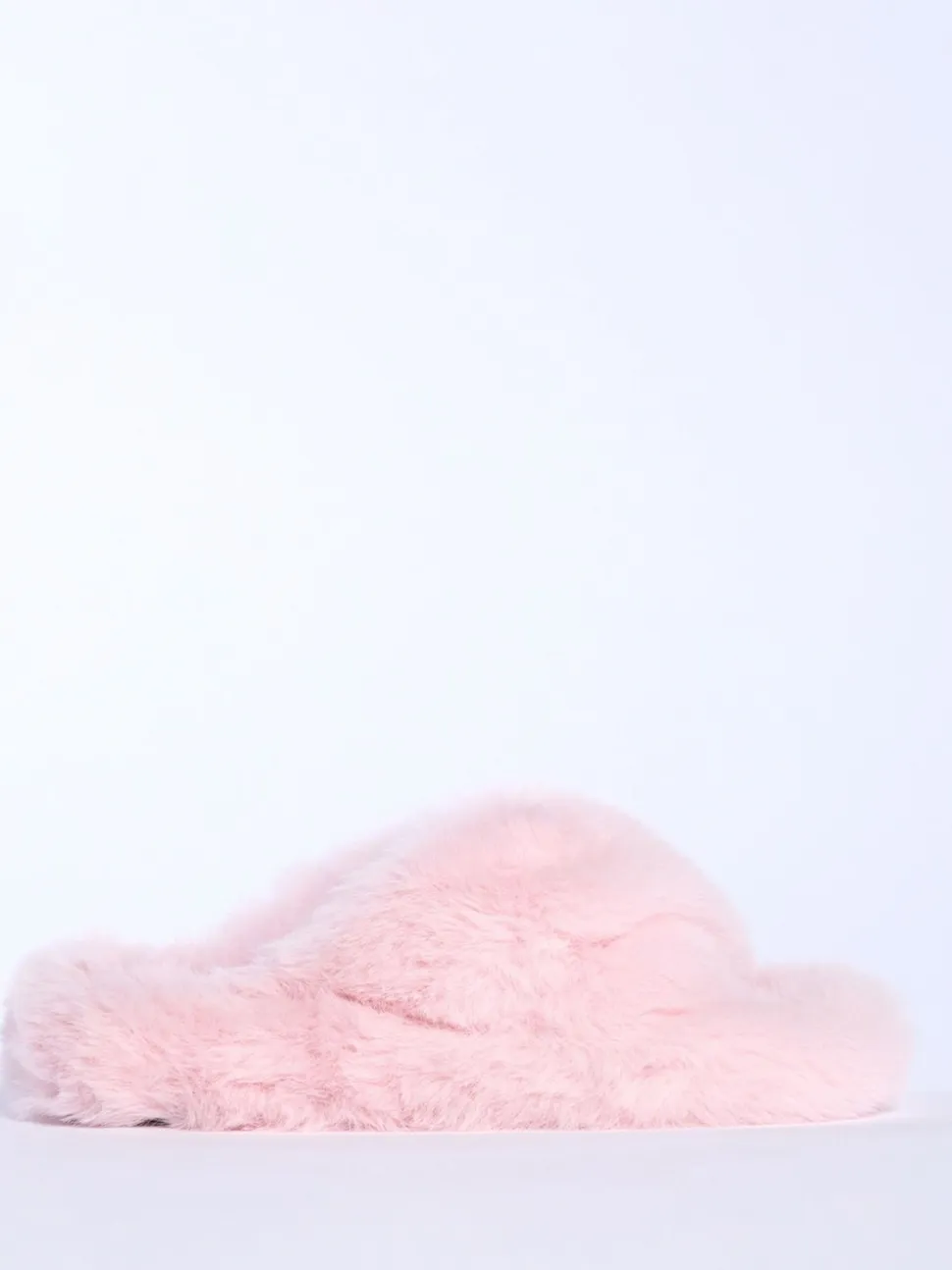 Boux Avenue - Chaussons à semelle crantée et à bandes croisées