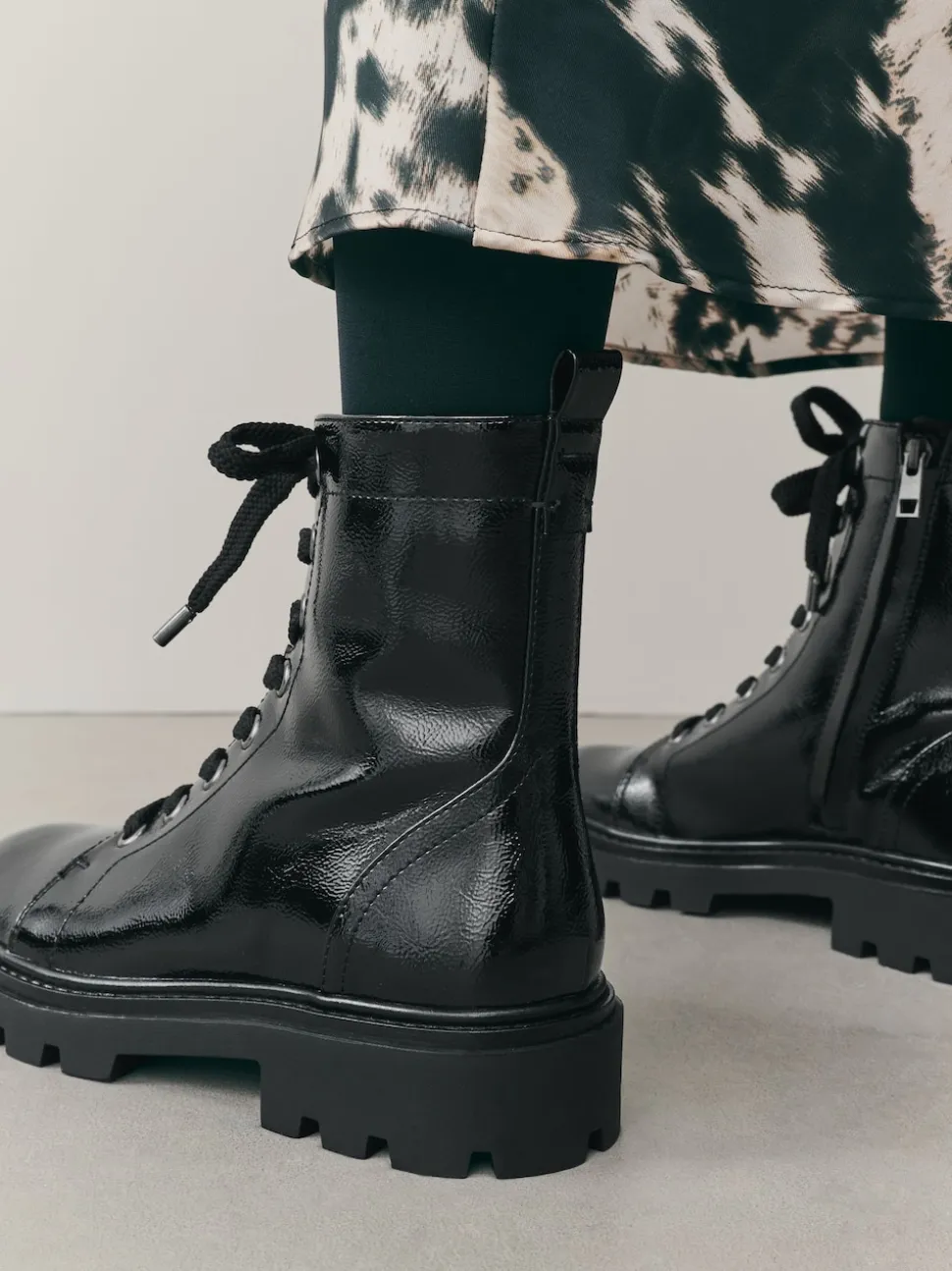 Brevet noir - Bottes à lacets Forever Comfort®