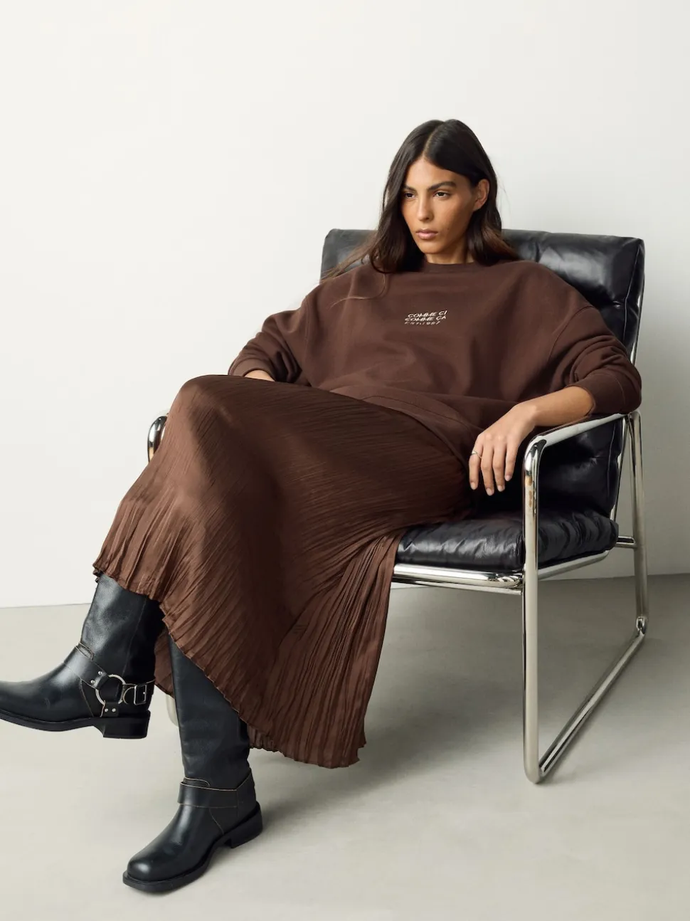 Broderie marron chocolat - Sweat-shirt 2en1 avec jupe mi-longue en satin