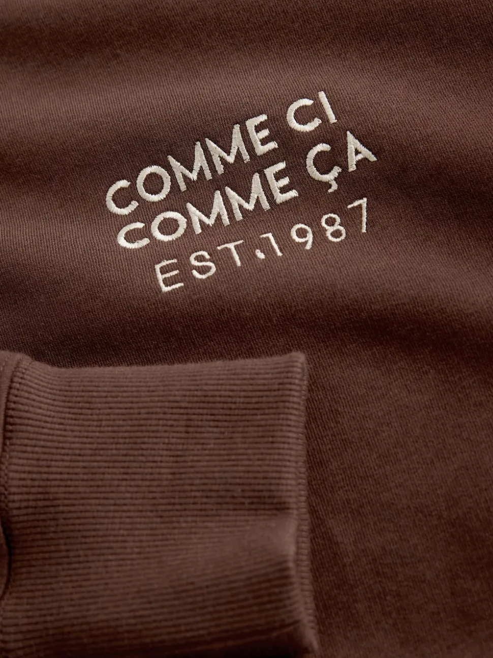 Broderie marron chocolat - Sweat-shirt 2en1 avec jupe mi-longue en satin