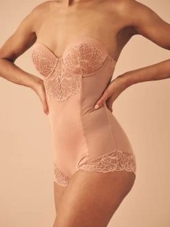 Caramel Nude - Body en dentelle à coupe ferme et contrôle du ventre