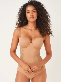 Caramel Nude - Corps en dentelle légèrement rembourré avec contrôle du ventre ferme DD+
