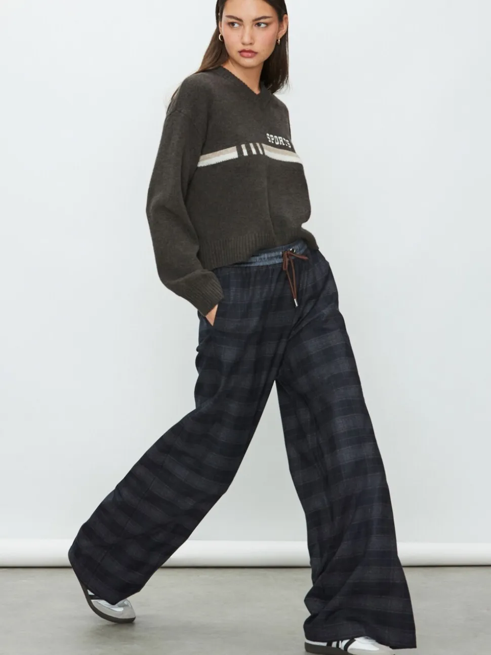 Carreaux bleu marine - Pantalon ample taille en satin