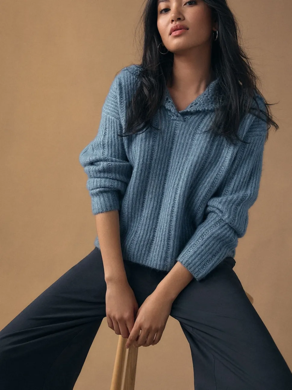 Chambray bleu - Pull en maille côtelée avec col marin au crochet