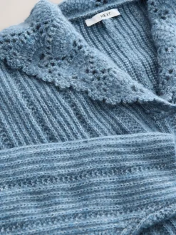 Chambray bleu - Pull en maille côtelée avec col marin au crochet