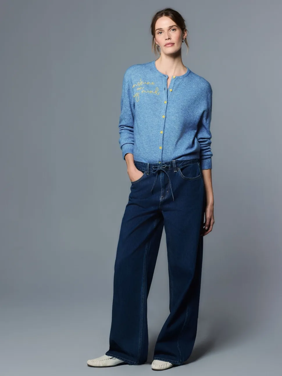 Chambray bleu avec ornements - Cardigan tricoté à Col rond en laine