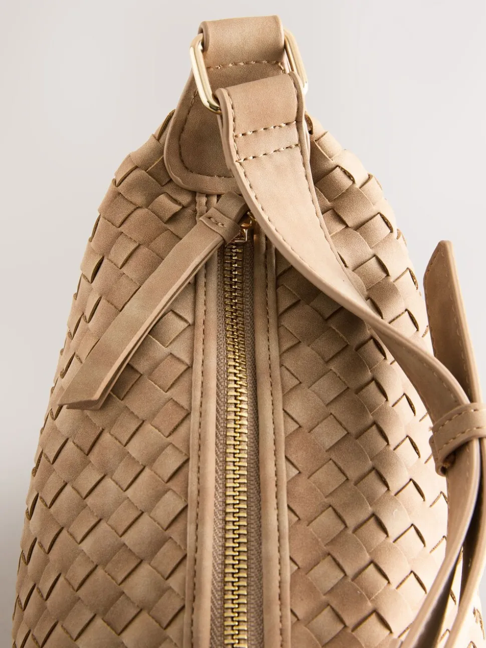 chameau - Sac à bandoulière tissé en faux daim