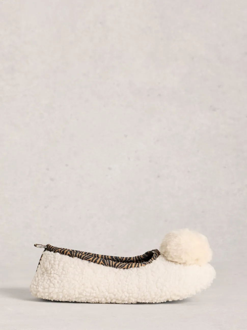 Chaussons de danse à pompon White Stuff