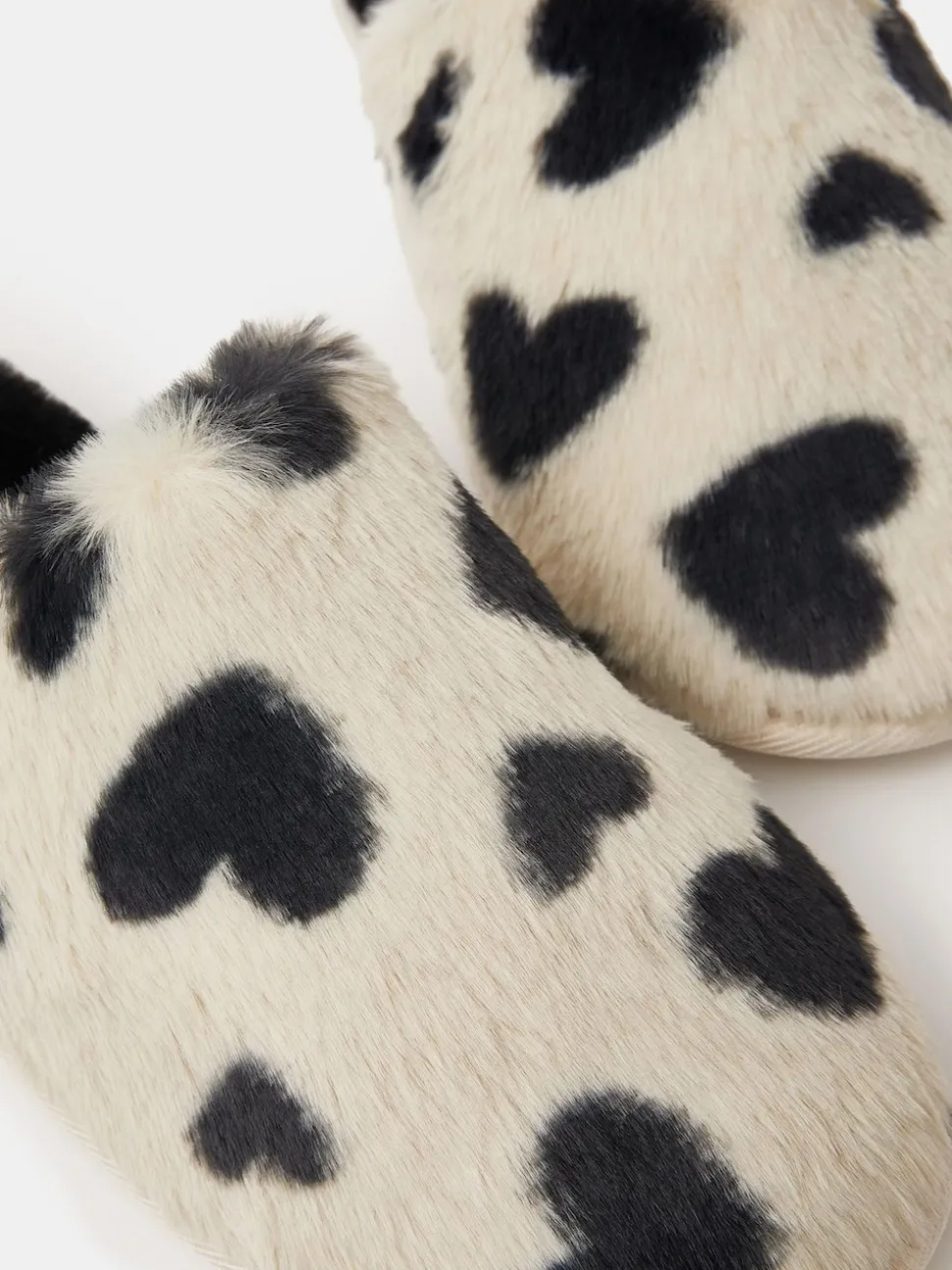 Chaussons mules duveteux Accessorize cœur