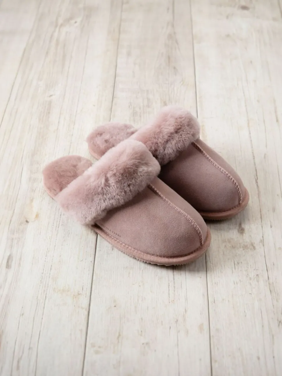 Chaussons mules en peau de mouton de Chelsea Peers