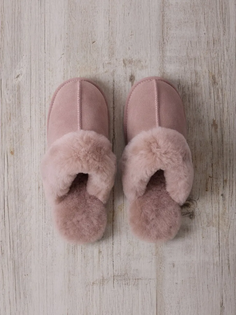 Chaussons mules en peau de mouton de Chelsea Peers