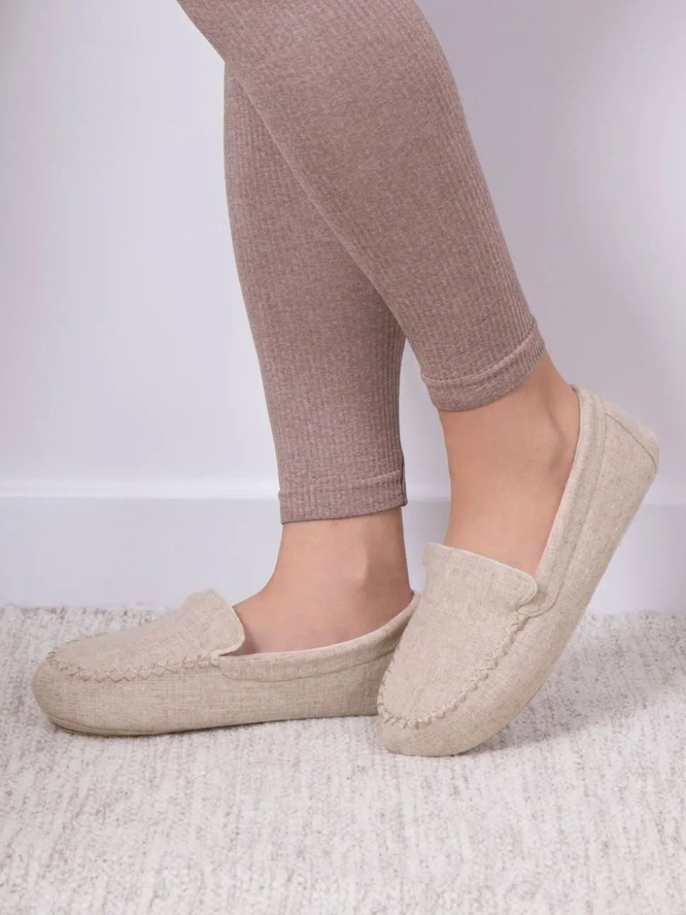 Chaussons Totes Isotoner style mocassins texturés pour femme
