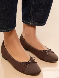Chaussures Ballerines Lipsy Coupe large en Faux suède avec embout