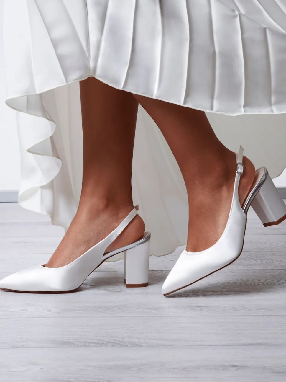 Chaussures de mariage Rainbow Club Faith ivoire coupe large en satin
