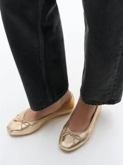 Chaussures plates FitFlop Delicato en Cuir souple métallisé à nœud