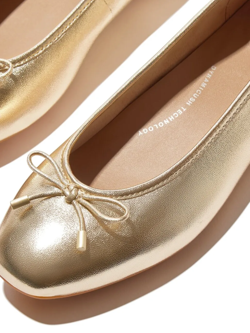 Chaussures plates FitFlop Delicato en Cuir souple métallisé à nœud