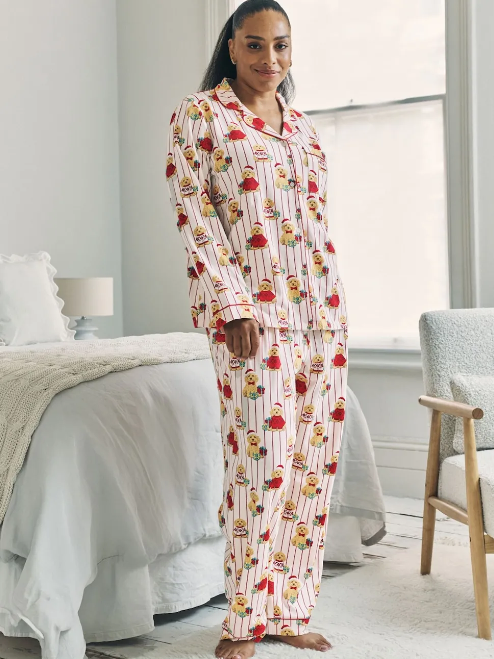 Chelsea Peers pyjama long imprimé chien Cotton Puce the Christmas Cockapoo