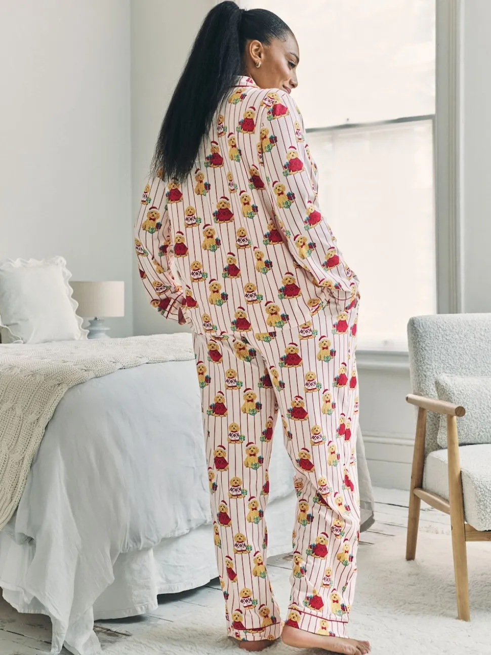 Chelsea Peers pyjama long imprimé chien Cotton Puce the Christmas Cockapoo