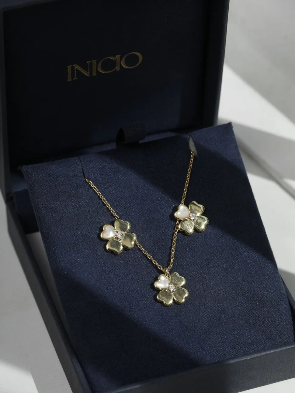 Coffret cadeau Inicio avec trèfle en zircone cubique