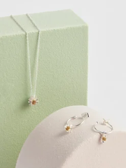 Collier Estella Bartlett à pendentif fleur sauvage