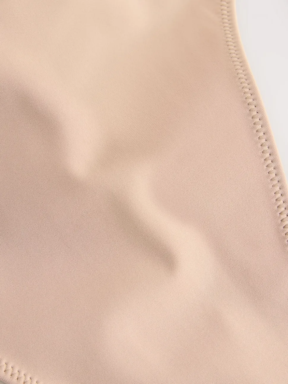 Couleur praline - Body plongeant sans dos à bretelles multidirectionnelles