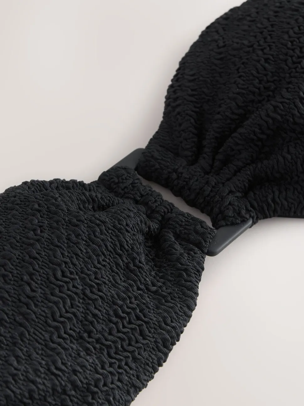 Crinkle noir - Haut de bikini bandeau à bordures